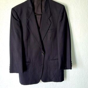 Vintage men’s wool suit jacket.   Great condition 🖤❤️